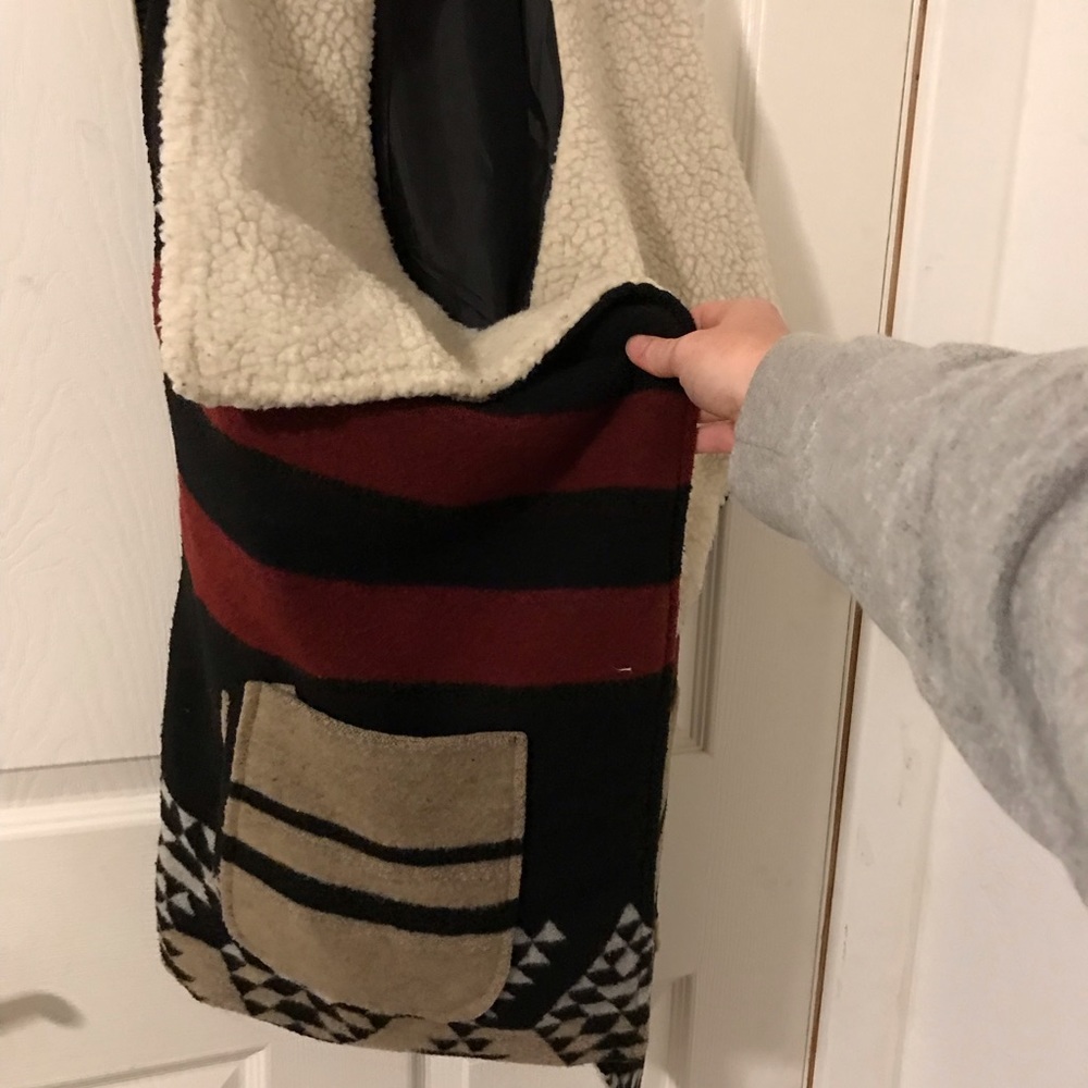 Printed vest - Picture 2 of 2